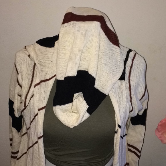 Asymmetrical sweater cardigan - Picture 4 of 4